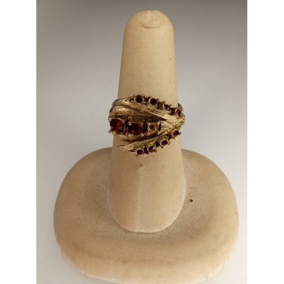 Size 7.75 Gold Tone Red Rhinestone Chunky Ring -1 MISSING STONE - Picture 1 of 8